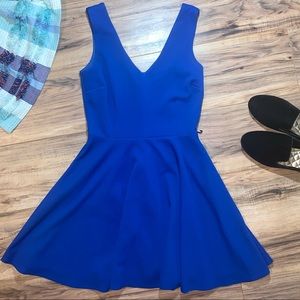 Beautiful blue dress!!